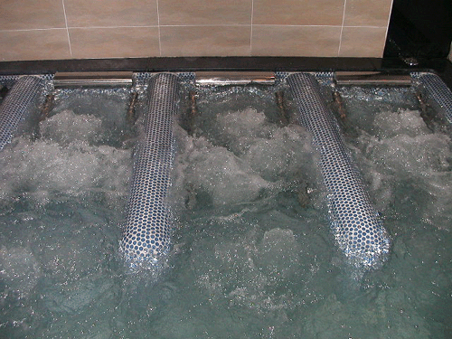massage pool