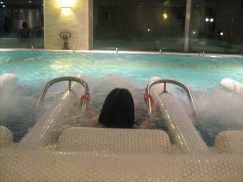 massage pool